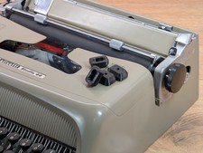 Pieds de machine à écrire