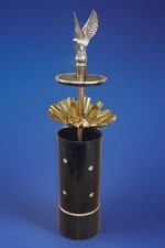 Ancien porte cigarette musicale noir et  aigle en métal doré