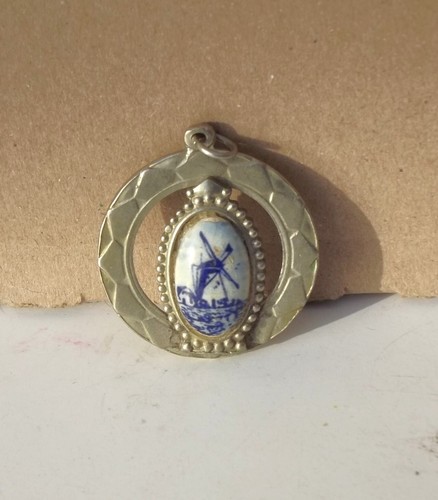 Médaille vintage avec