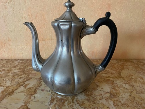Cafetière ancienne étain - ancienne, en