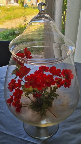 Vase pique fleur avec - , fleurs