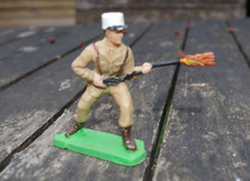 LEGIONARY SOLDIER FLAME SPEAR 1/32 plastic vintage brand unknown VGC