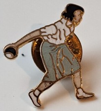 NOVELTY WOMAN PLAYING BOULES