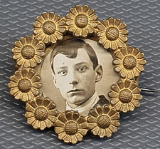 BIJOUX ANCIEN - BELLE BROCHE ANCIENNE CADRE PHOTO EN LAITON DECOR FLEUR #26