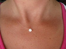 Collier fil transparent strass
