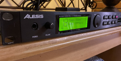 Alesis qsr rack synthesizer - qsr,