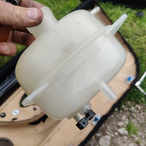 Coolant expansion tank - tank, bottle