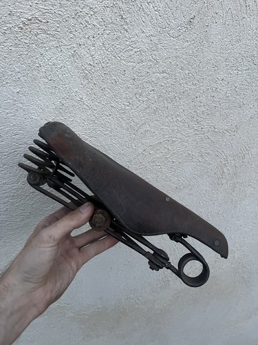 Vintage leather saddle ressort - vintage,