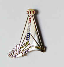 RNT/ pin's matériel de