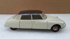 dk35 DINKY TOYS FRANCE 24CP / 522 CITROEN DS 19 BLANC TOIT AUBERGINE AVEC VITRES