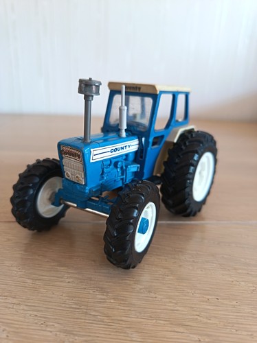 Tracteur county britains 32 - tracteur,