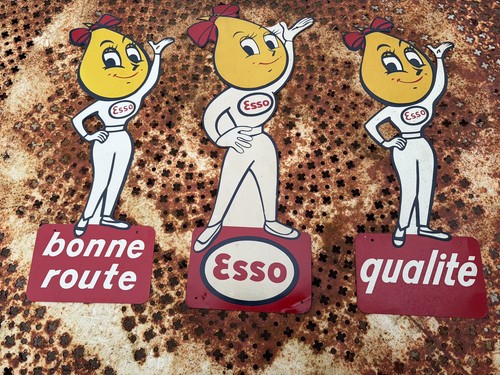 Pin publicitaire esso - pin-up, **