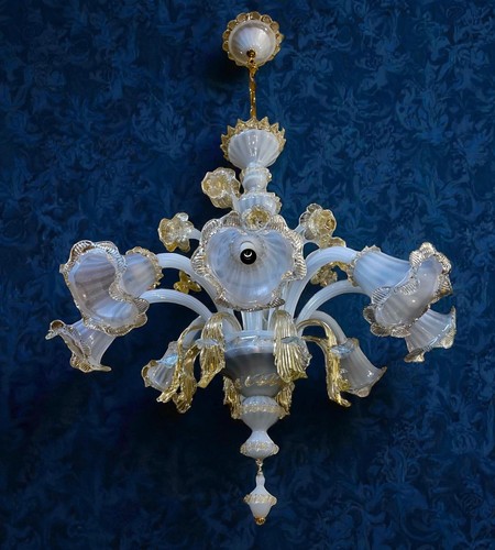 Majestueux lustre blanc opalin
