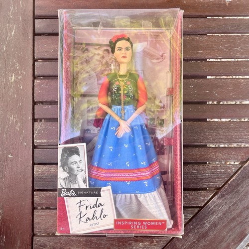 Rare collector barbie - ,