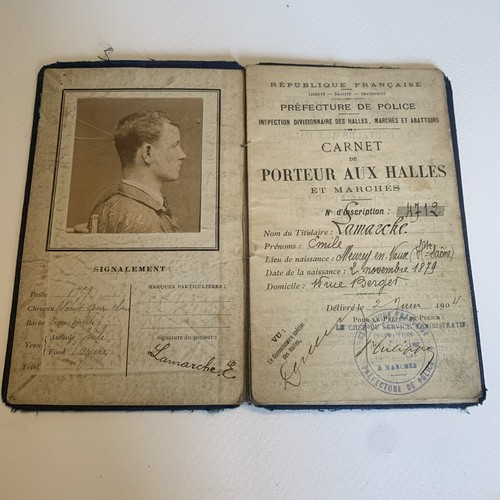 Carnet porteur aux halles - aux, 1904