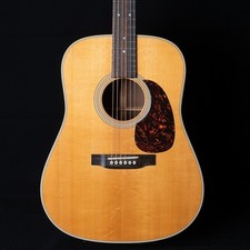 Martin D-28 Natural with hard case 2004 acoustic guitar
