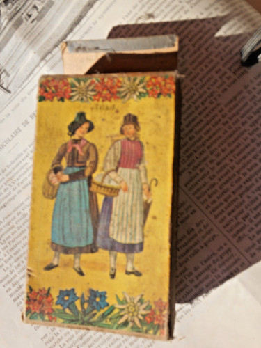 Ancien grande boite a - boite,