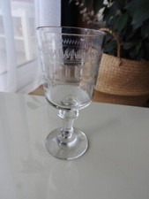 ancien verre de table en cristal Baccarat gravure Grecque encadrée Authentique