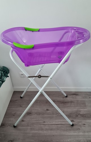 Baignoire bébé sur pied