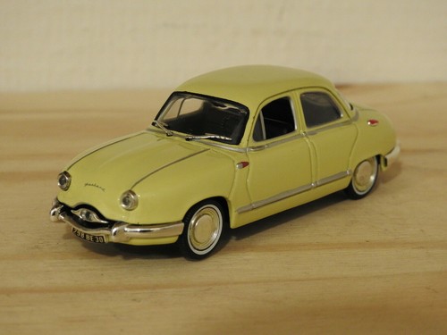 Panhard dyna jaune nostagie - panhard,