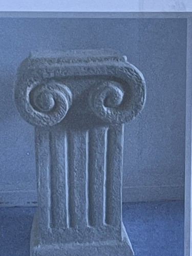Colonne pour statue blanche - pour,