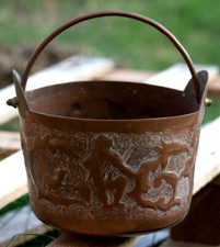 Seau cuivre ancien repoussé