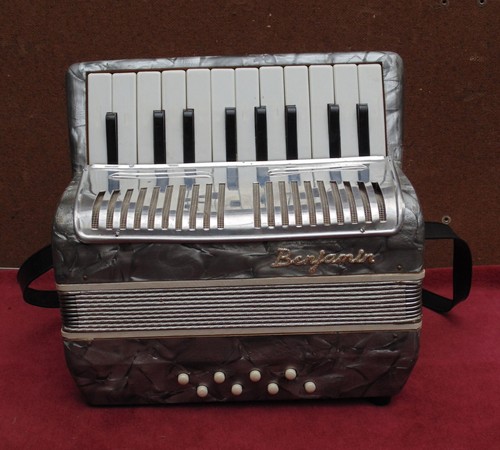 Magnifique ancien accordéon - magnifique,