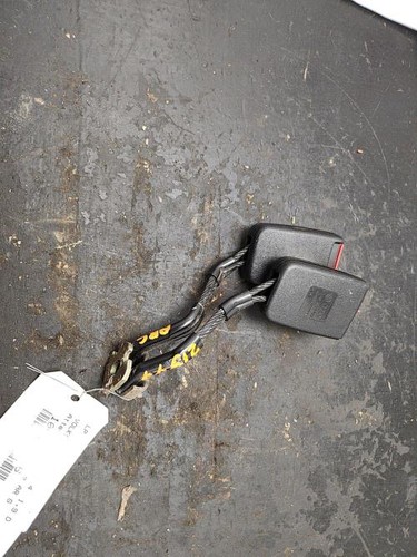 Attache ceinture arriere