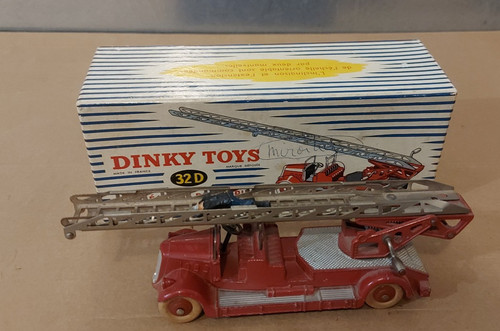 Camion pompier delahaye - de,