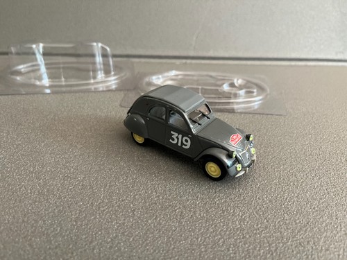 Voiture miniature citroen - citroen, 2cv