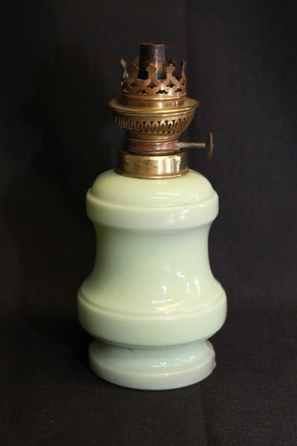 Lampe pétrole opaline - à,