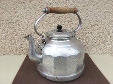 Ancienne bouilloire en aluminium / Mauvais état / Déco / Cuisine