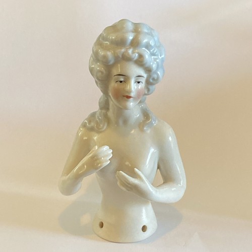 Demie figurine porcelaine - demie,