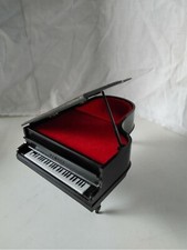 ancienne petite boite a bijoux  musical piano