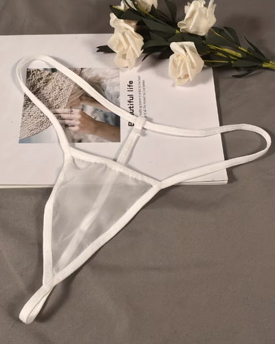 String blanc dentelle - en,