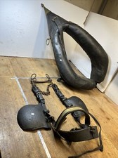 No.1 horse necklace leather wood + antique harness,