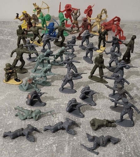 Lot figurines soldats - 45,
