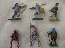 GREAT LOT OF VINTAGE MEDIEVAL KNIGHTS STARLUX FIGURINES