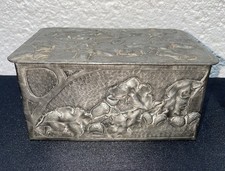 Boîte ancienne métal