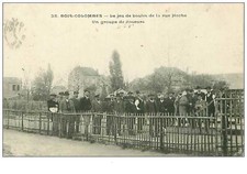 92.BOIS-COLOMBES.n°1599.LE JEU DE BOULES DE LA RUE HOCHE.UN GROUP DE GAMBLERS