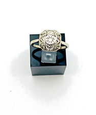 Bague ancienne Art Déco en or blanc 18 carats  – motif ajouré – 609004