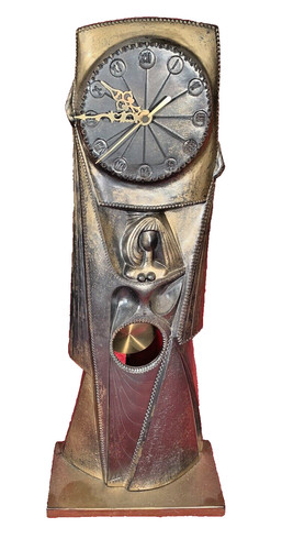 étonnante horloge style - Étonnante,