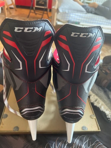 Patins glace hockey - ccm,