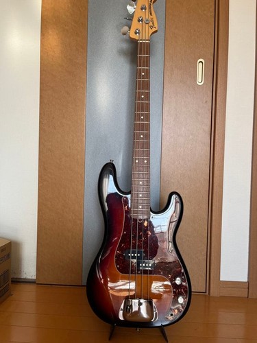 Guitare basse - /,