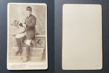 Pierre Petit, Paris, man in rider's outfit holding a horn, hunting? circa 18