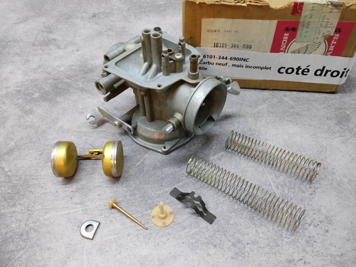 Carburateur coté droit - , neuf