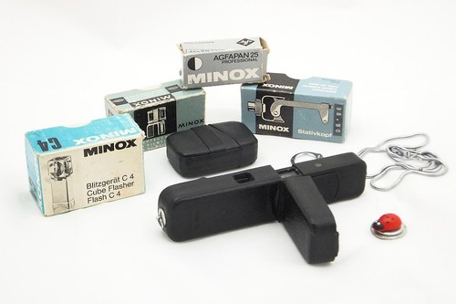 Minox format 8x11 noir - -,