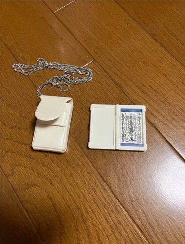 Collier étui compacts - et,