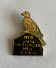 84 - Pin's Oiseau TOURTERELLE