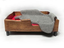 Panier pour chien en bois massif au design Live-Edge, pièce unique fait-main